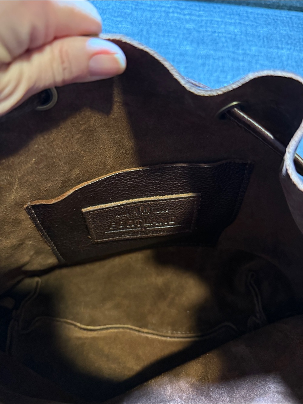 Portland Leather Large Drawstring Bucket Bag In Coldbrew - Picture 7 of 8